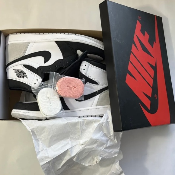Air Jordan 1 High OG White Black Bleached Coral Stage Haze 555088-108 Size 8 Men - Picture 2 of 5